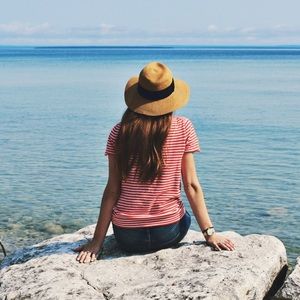 J. Crew Red and White Striped Short Sleeve Crewneck Sweater Sz Medium M